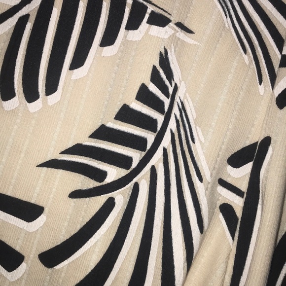 Zara Tropical-Print Shorts (Mid/High-Rise) - Picture 4 of 6